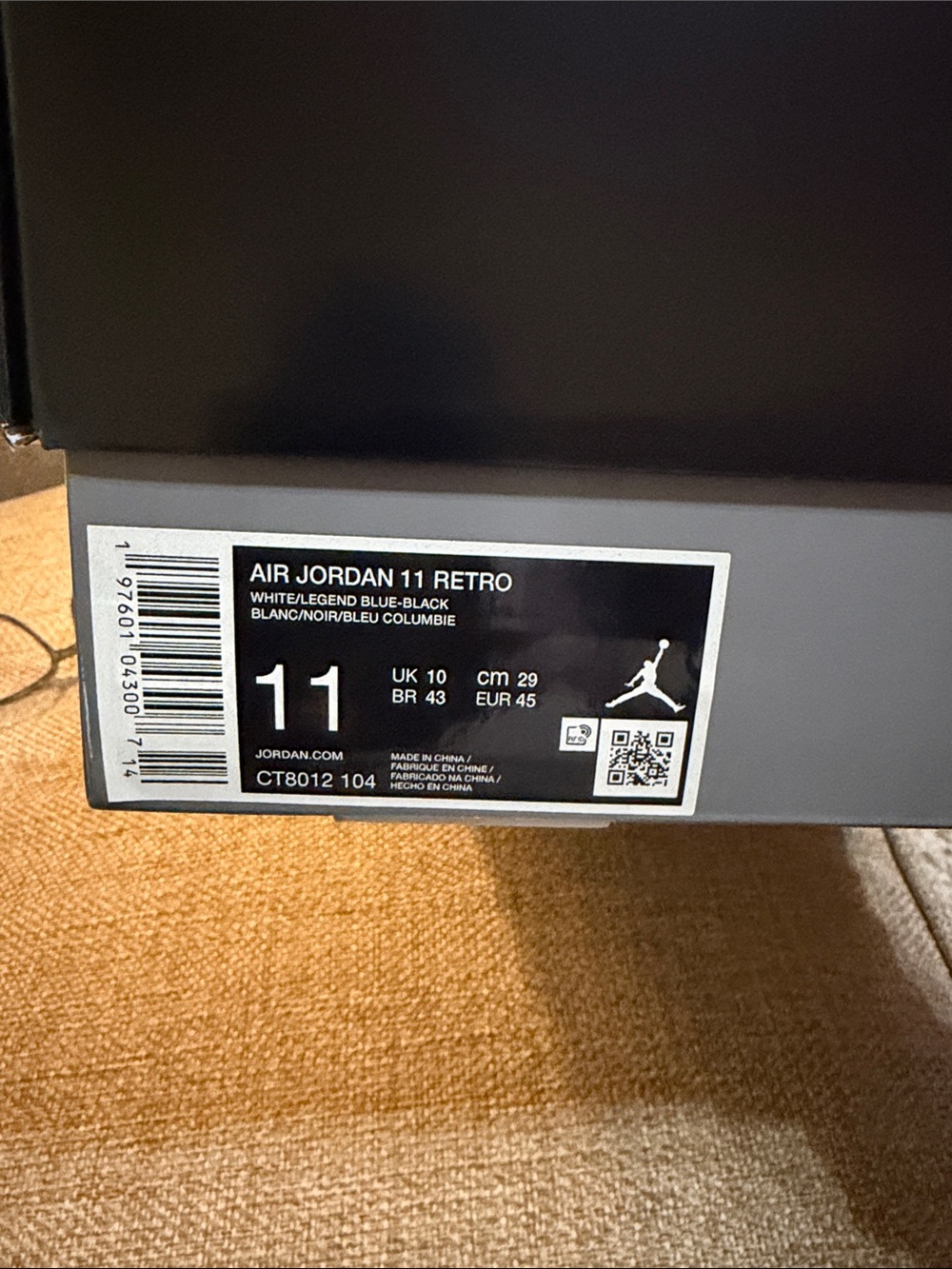 Jordan Box Label in White, Blue and Black